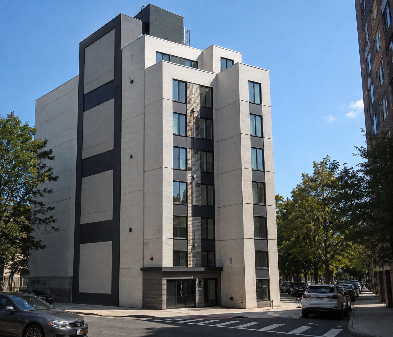 1619 Undercliff Avenue building