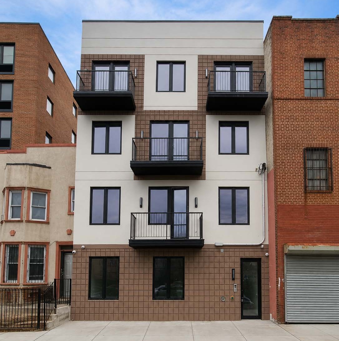 803 Glenmore Avenue Apartments building